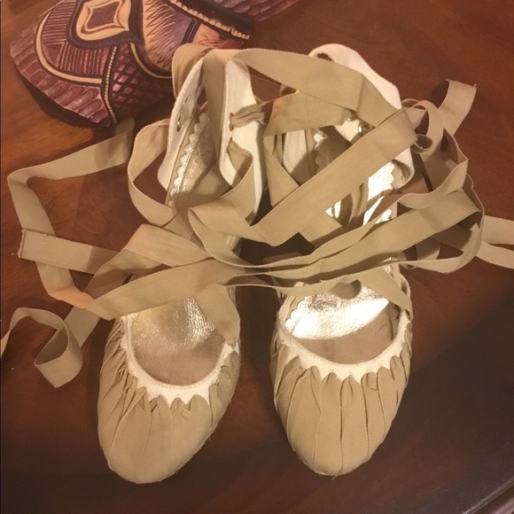 Ribbon strap wedges - Picture 2 of 2